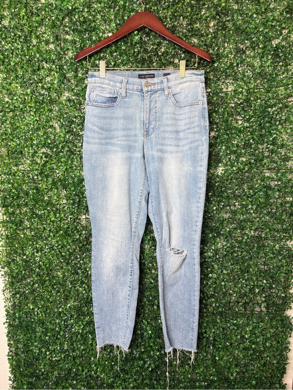 Lucky Brand Light Blue Skinny ankle Jeans with raw hem.